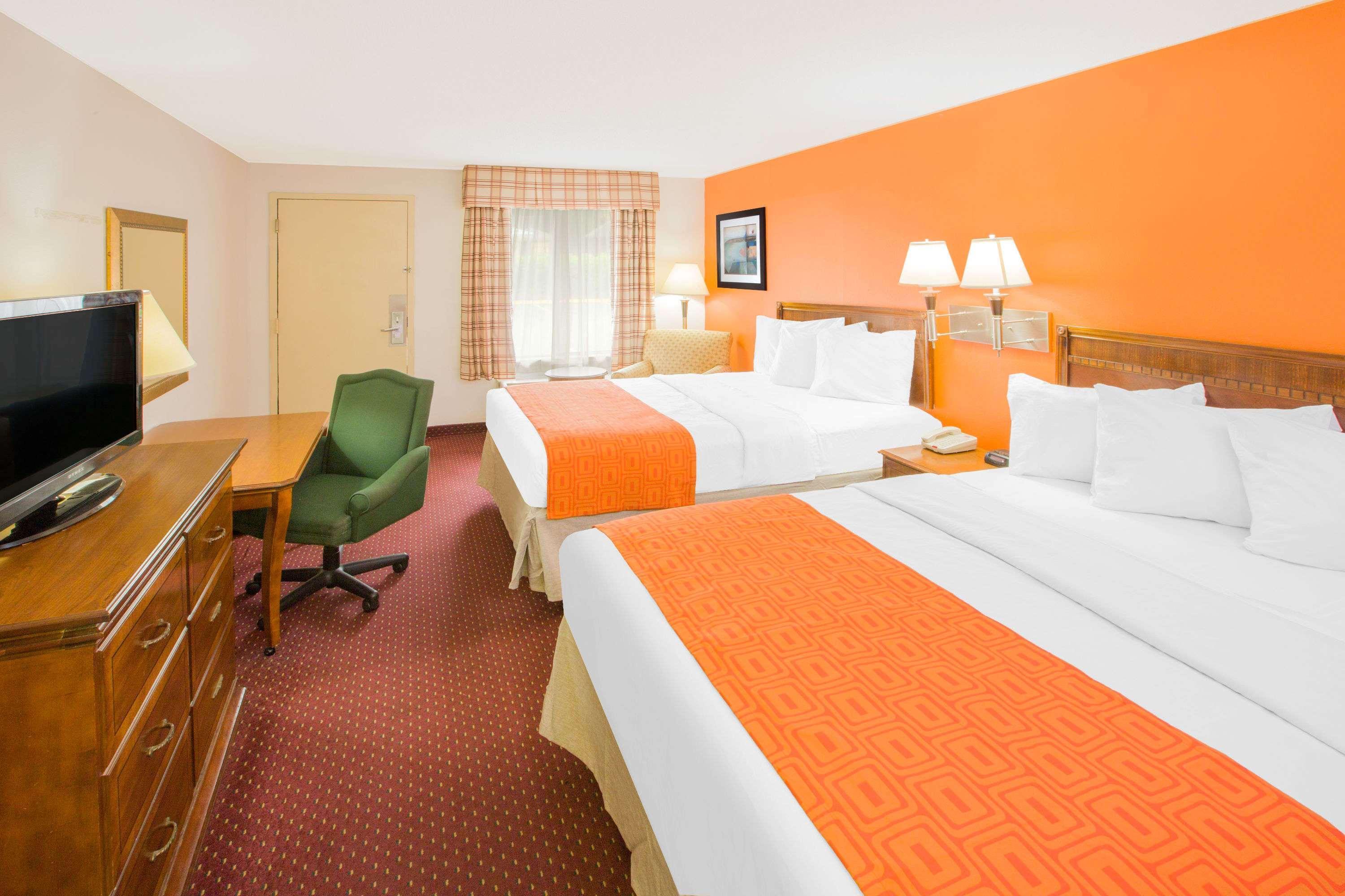 Howard Johnson By Wyndham Dothan Extérieur photo